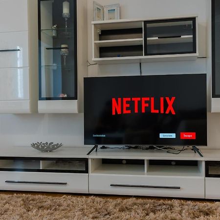 Cozy & Spacious 2Br Apartment With Netflix Bukareszt Zewnętrze zdjęcie