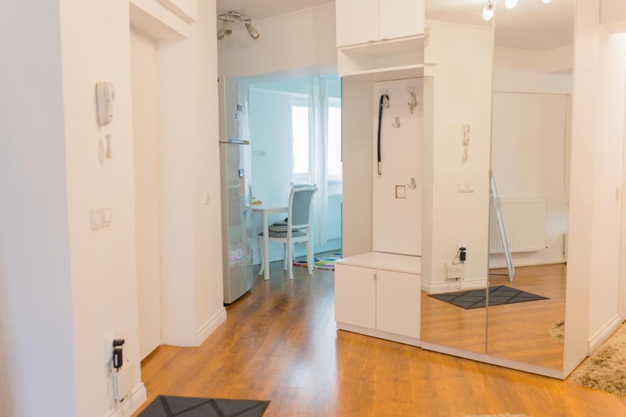 Cozy & Spacious 2Br Apartment With Netflix Bukareszt Zewnętrze zdjęcie