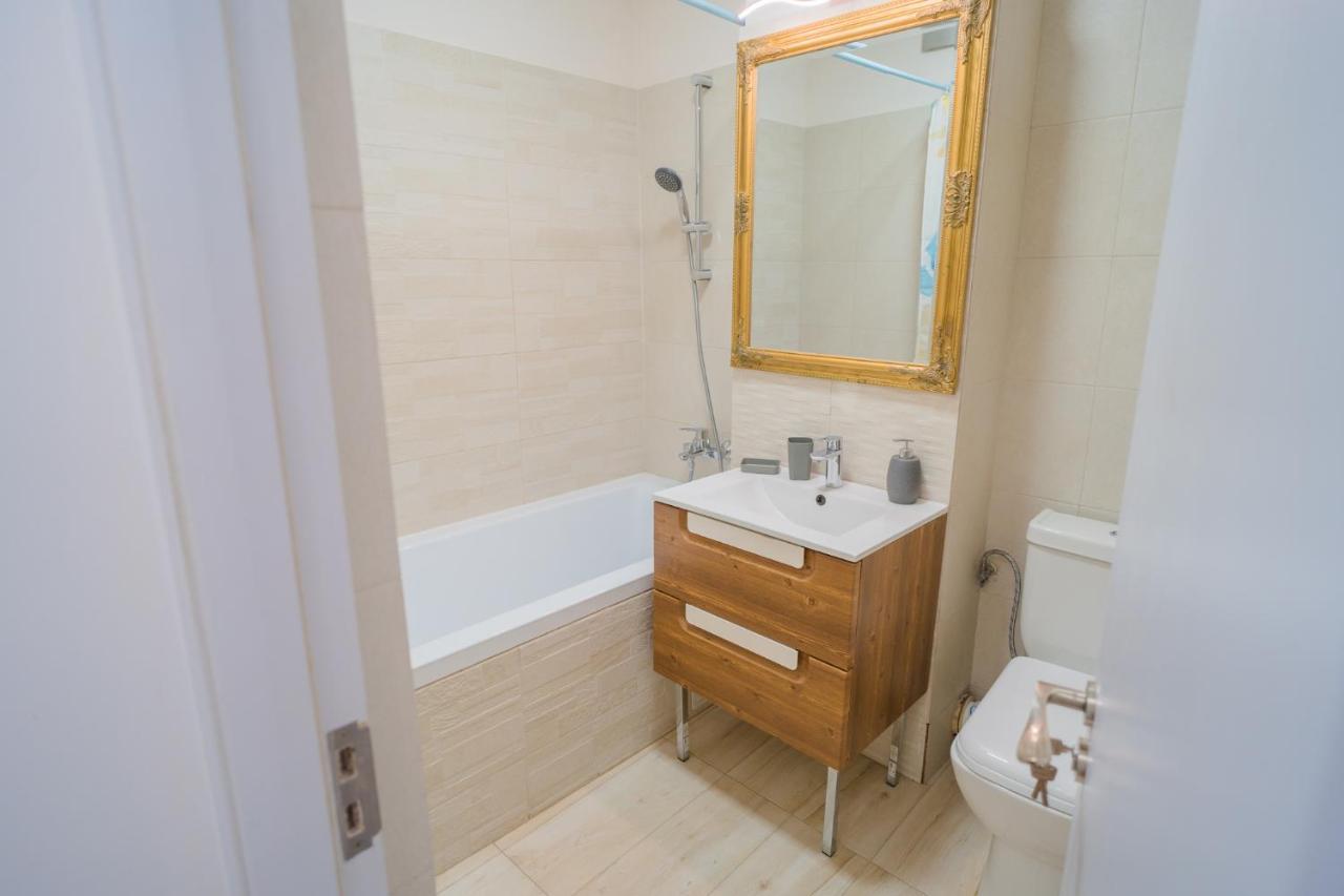Cozy & Spacious 2Br Apartment With Netflix Bukareszt Zewnętrze zdjęcie