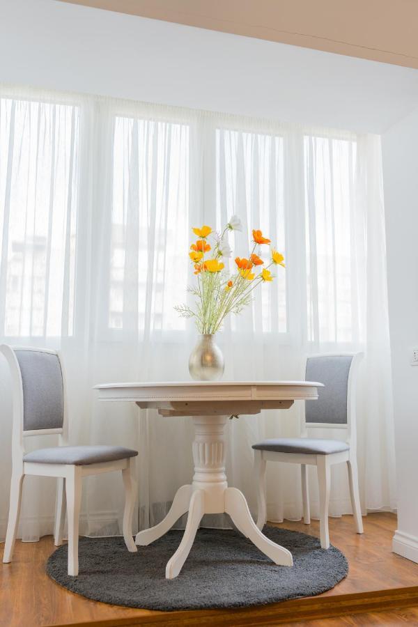 Cozy & Spacious 2Br Apartment With Netflix Bukareszt Zewnętrze zdjęcie