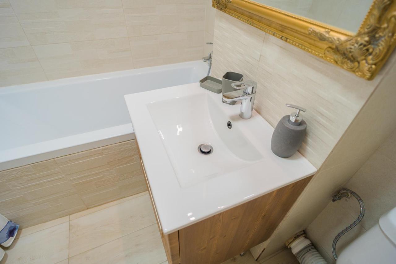 Cozy & Spacious 2Br Apartment With Netflix Bukareszt Zewnętrze zdjęcie