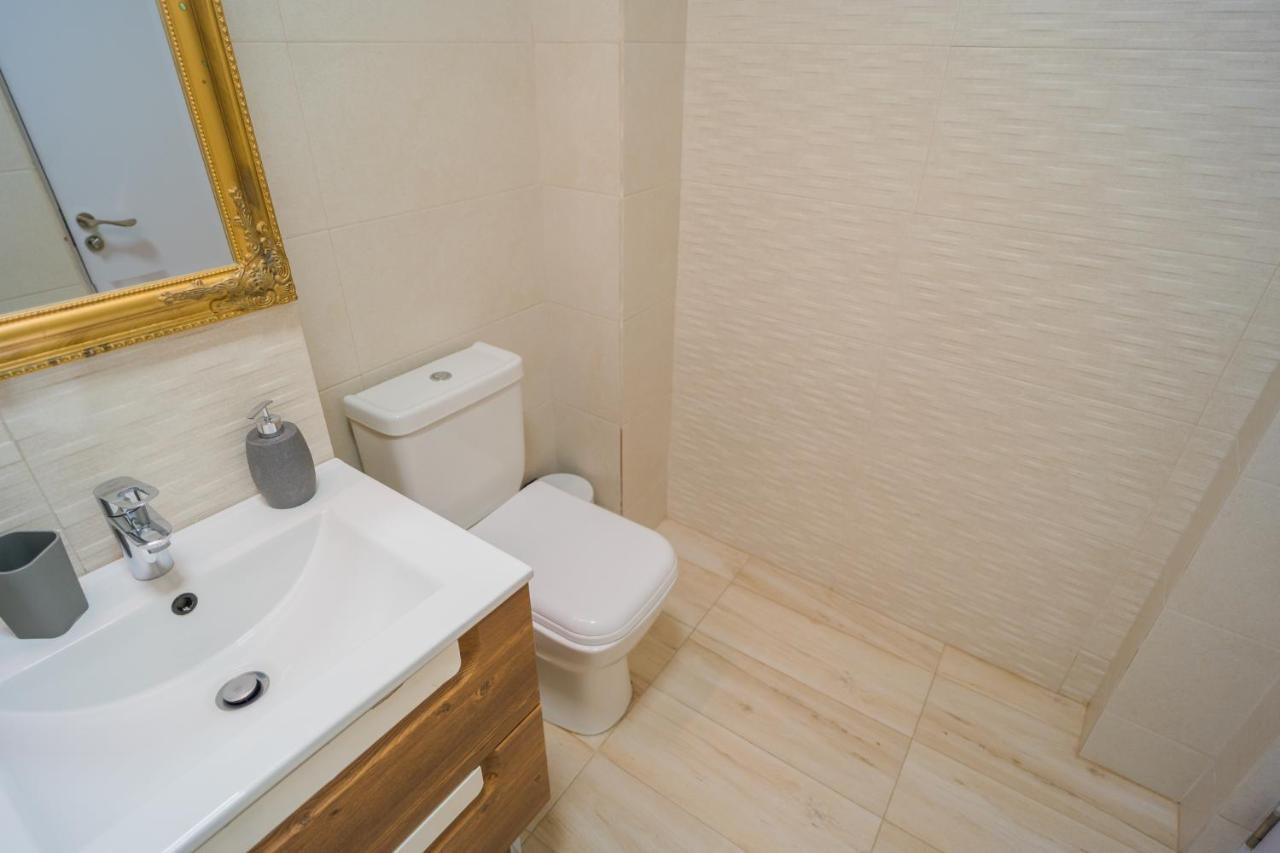 Cozy & Spacious 2Br Apartment With Netflix Bukareszt Zewnętrze zdjęcie