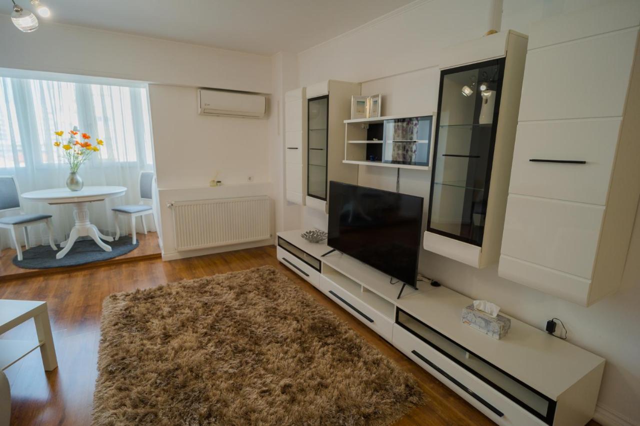Cozy & Spacious 2Br Apartment With Netflix Bukareszt Zewnętrze zdjęcie
