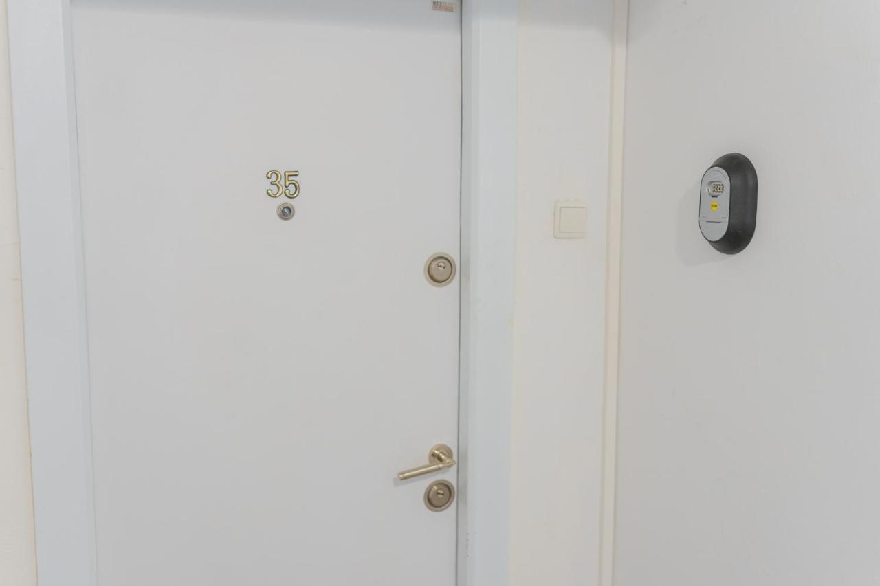 Cozy & Spacious 2Br Apartment With Netflix Bukareszt Zewnętrze zdjęcie