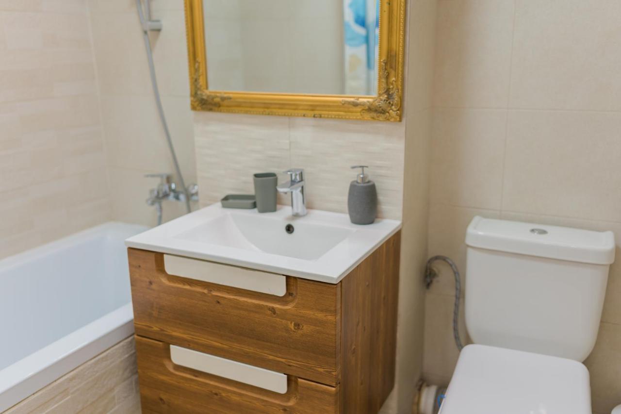 Cozy & Spacious 2Br Apartment With Netflix Bukareszt Zewnętrze zdjęcie