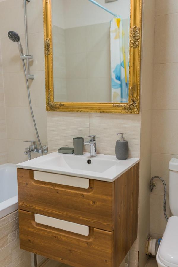 Cozy & Spacious 2Br Apartment With Netflix Bukareszt Zewnętrze zdjęcie